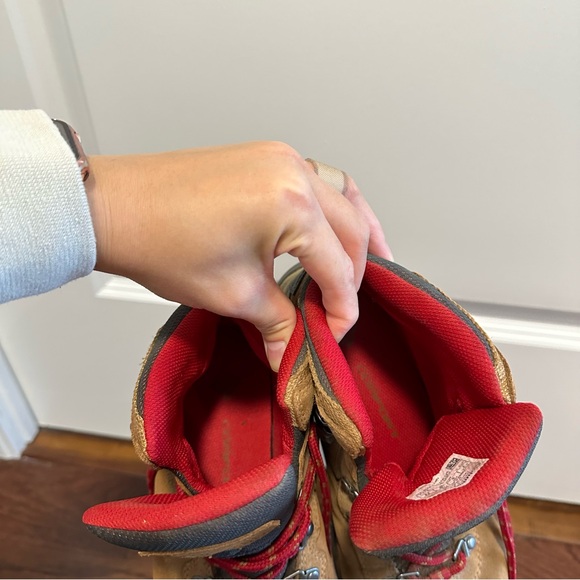 Columbia Newton Hiking Boots - Picture 7 of 7